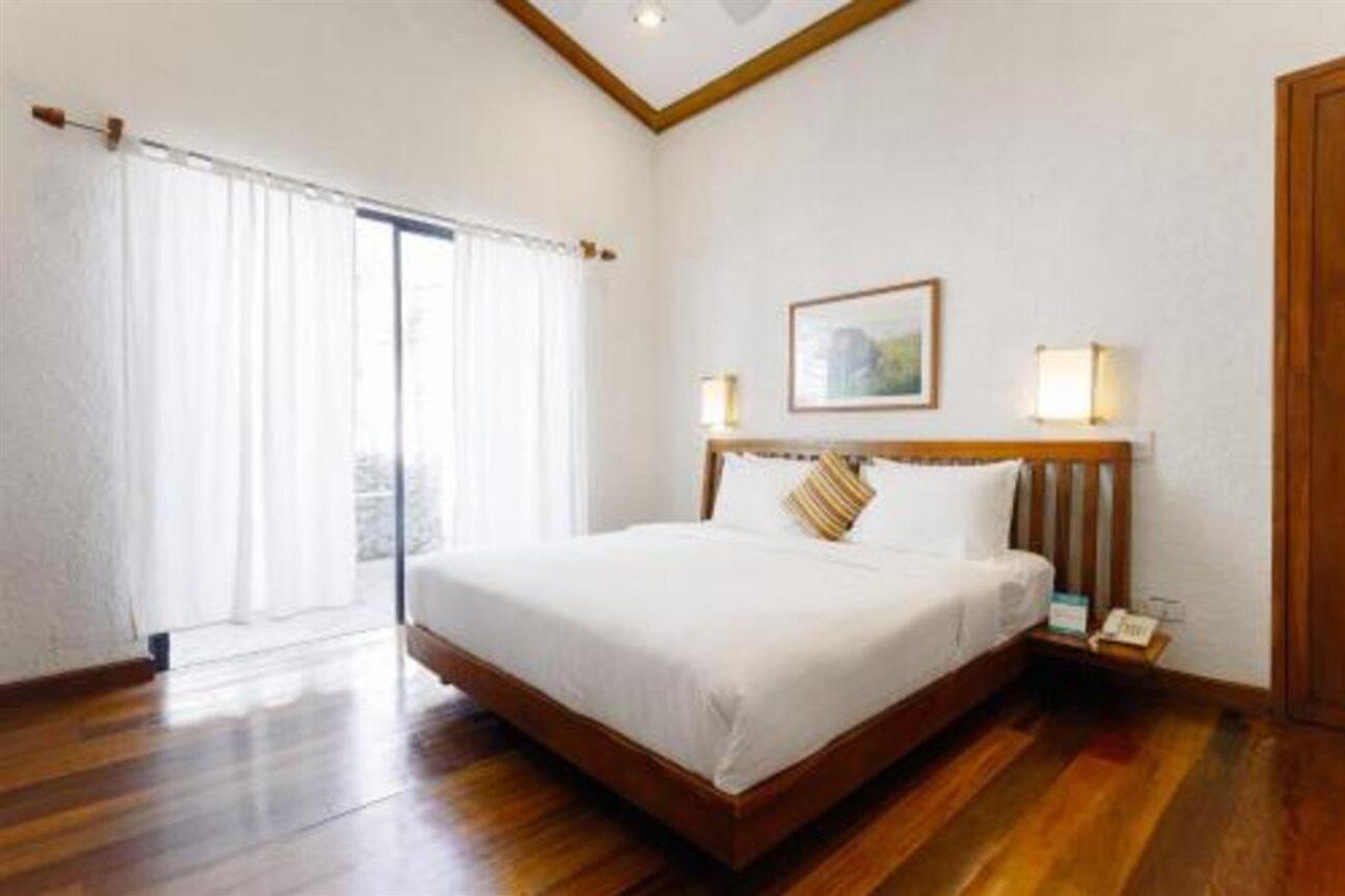 The Strand Boutique Resort Balabag  Экстерьер фото