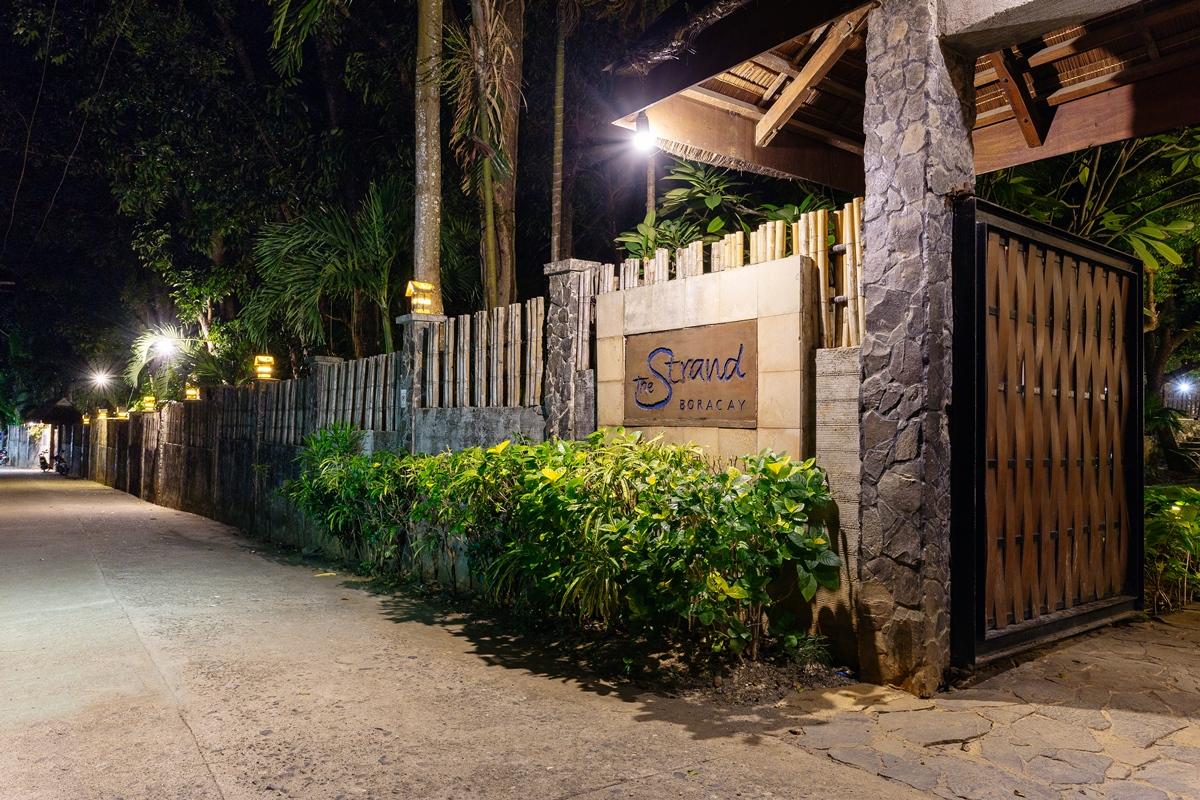 The Strand Boutique Resort Balabag  Экстерьер фото