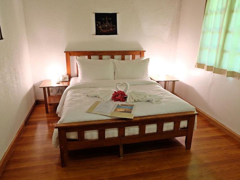 The Strand Boutique Resort Balabag  Экстерьер фото