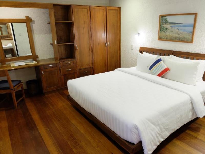 The Strand Boutique Resort Balabag  Экстерьер фото
