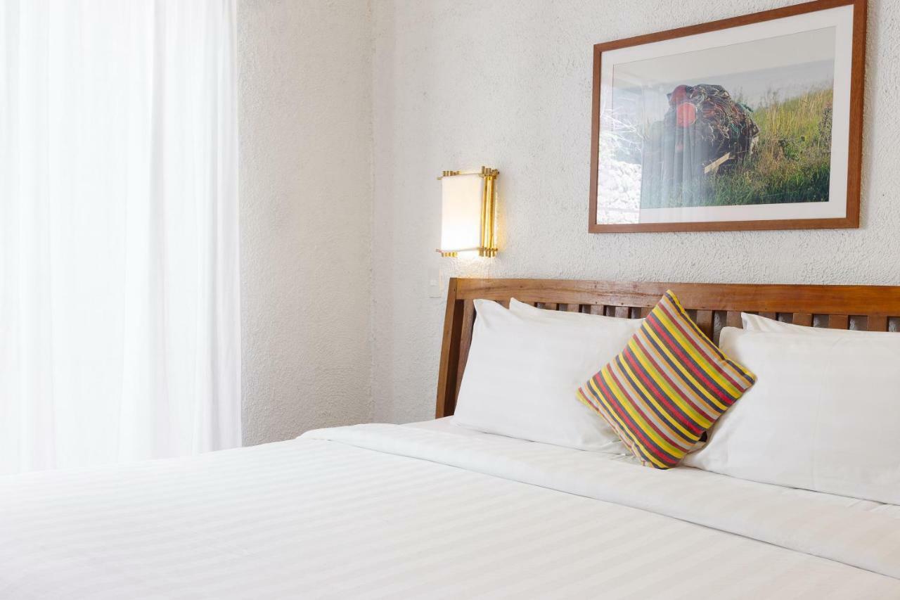 The Strand Boutique Resort Balabag  Экстерьер фото