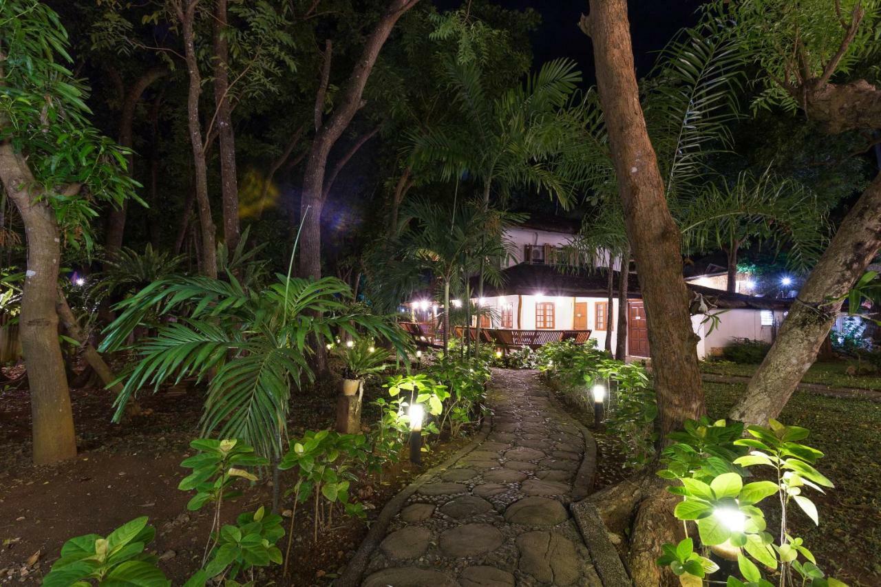 The Strand Boutique Resort Balabag  Экстерьер фото